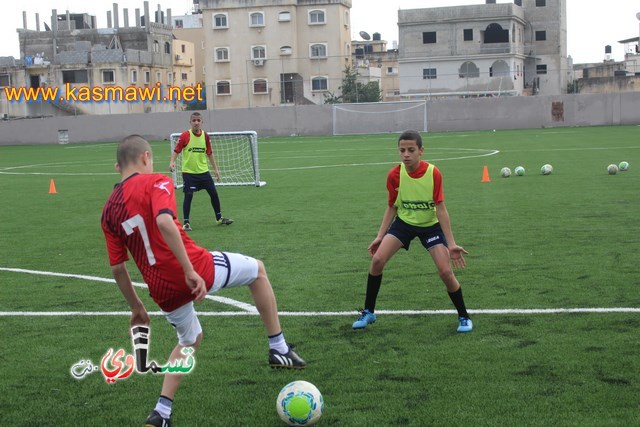 فيديو: الاتحاد العام يغلق ملعب ابو خميس ومساعي الرئيس للمصادقة على الشرقي بعد تركيب المقاعد ومظلات لاعبي دكة الاحتياط والجدار الحديد في السنتتي.